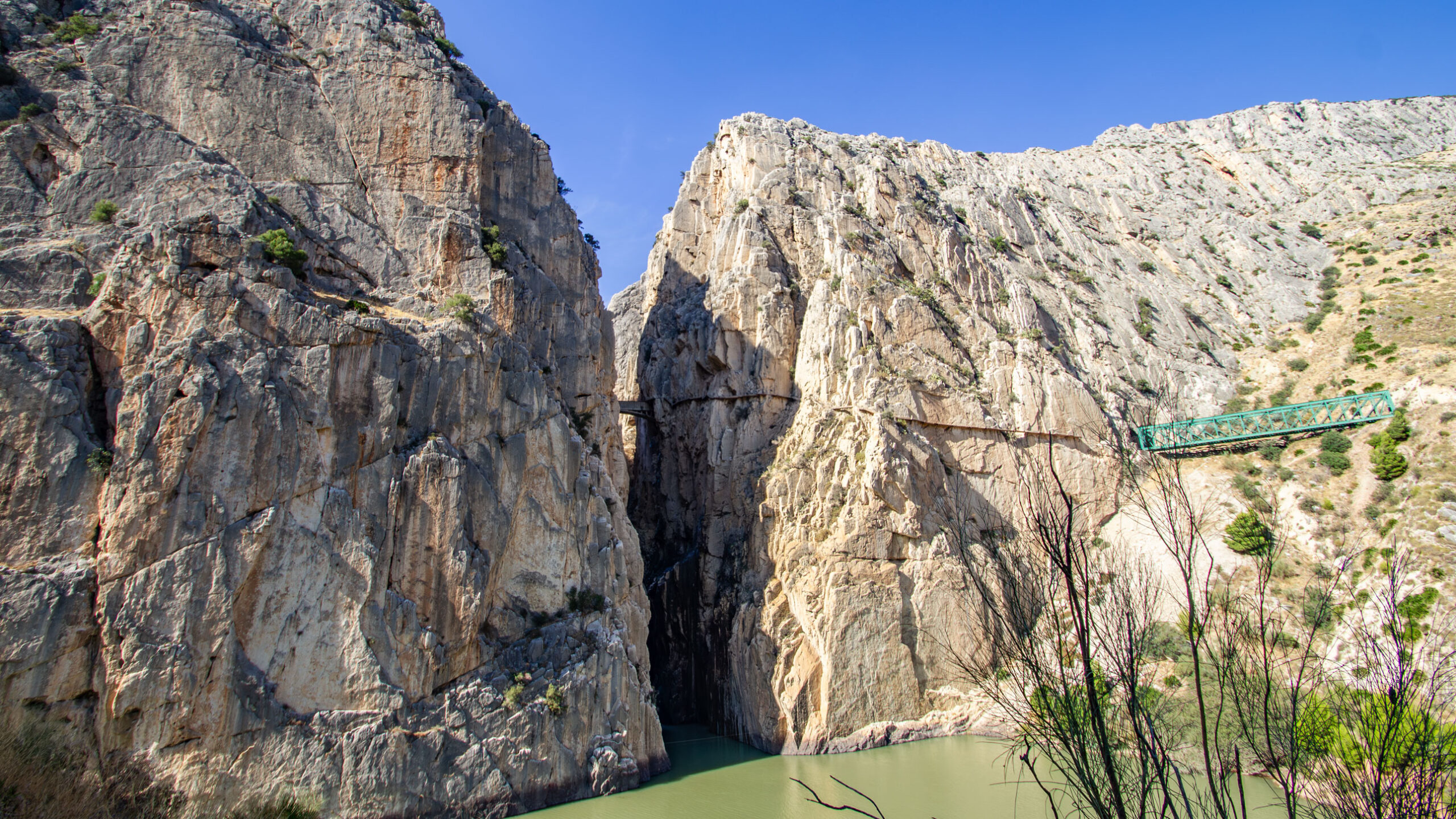 Caminito del Rey – Blick auf die Holzstege in der Gaitanes-Schlucht