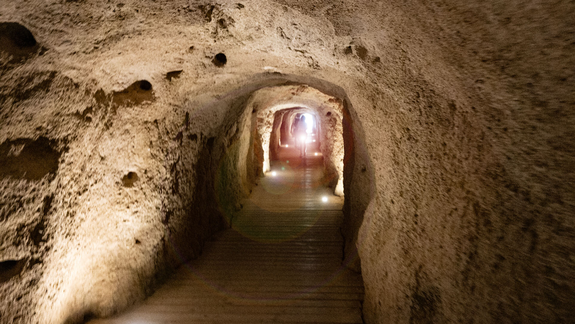 Túnel peatonal en la entrada norte del Caminito del Rey