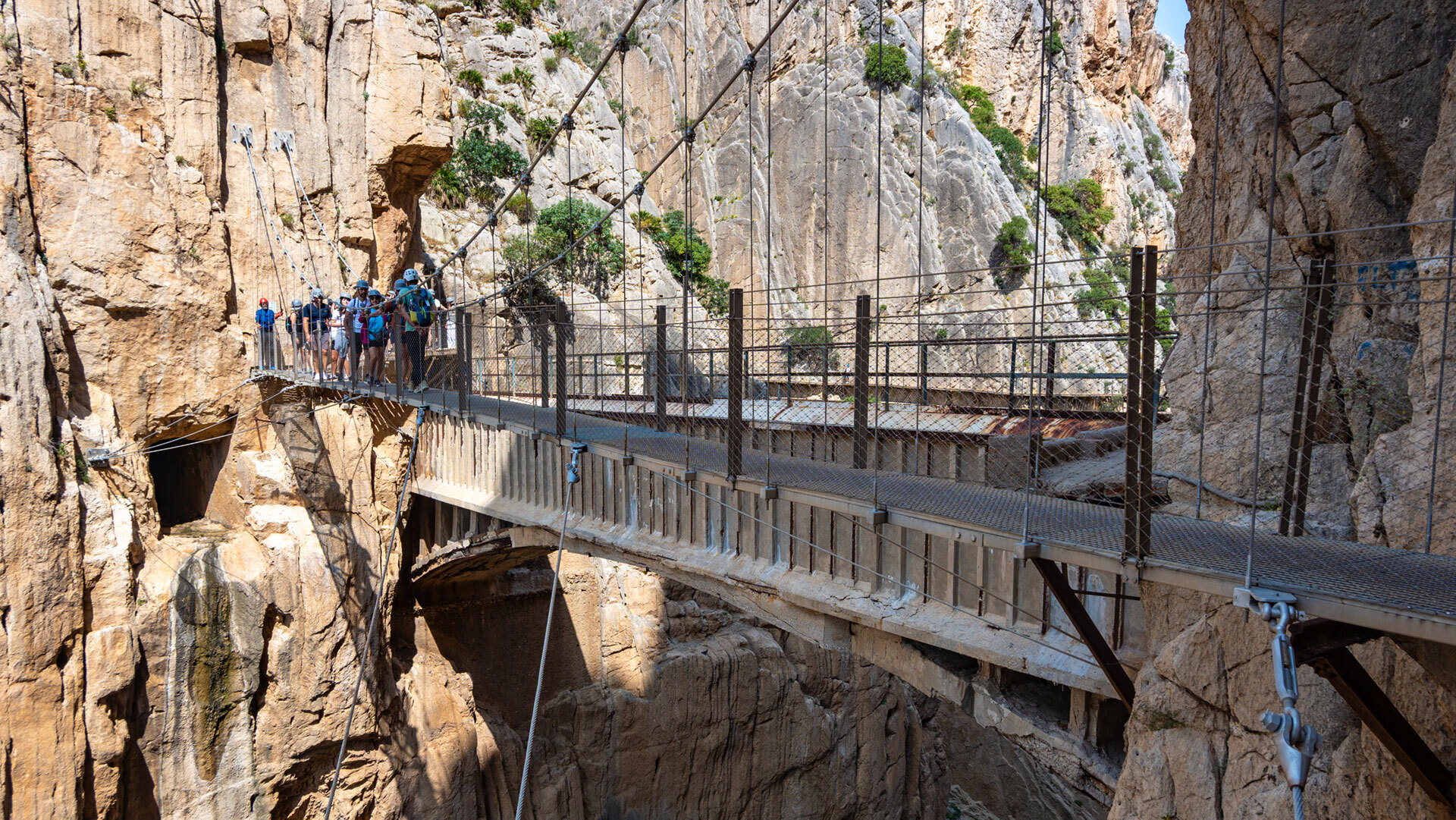Puente colgante sobre el Guadalhorce