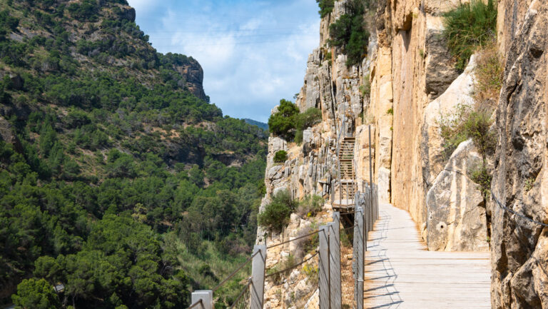 Steinerne Treppenstufen auf dem Caminito del Rey